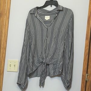 American Eagle Outfitters Black and Gray Long Sleeve Button Down Shirt